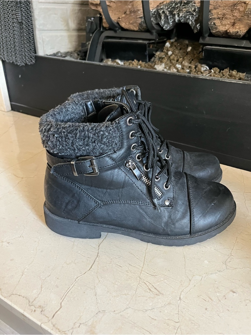 Wanted Women's Barrie Sherling
Collar Ankle Boots Size 8